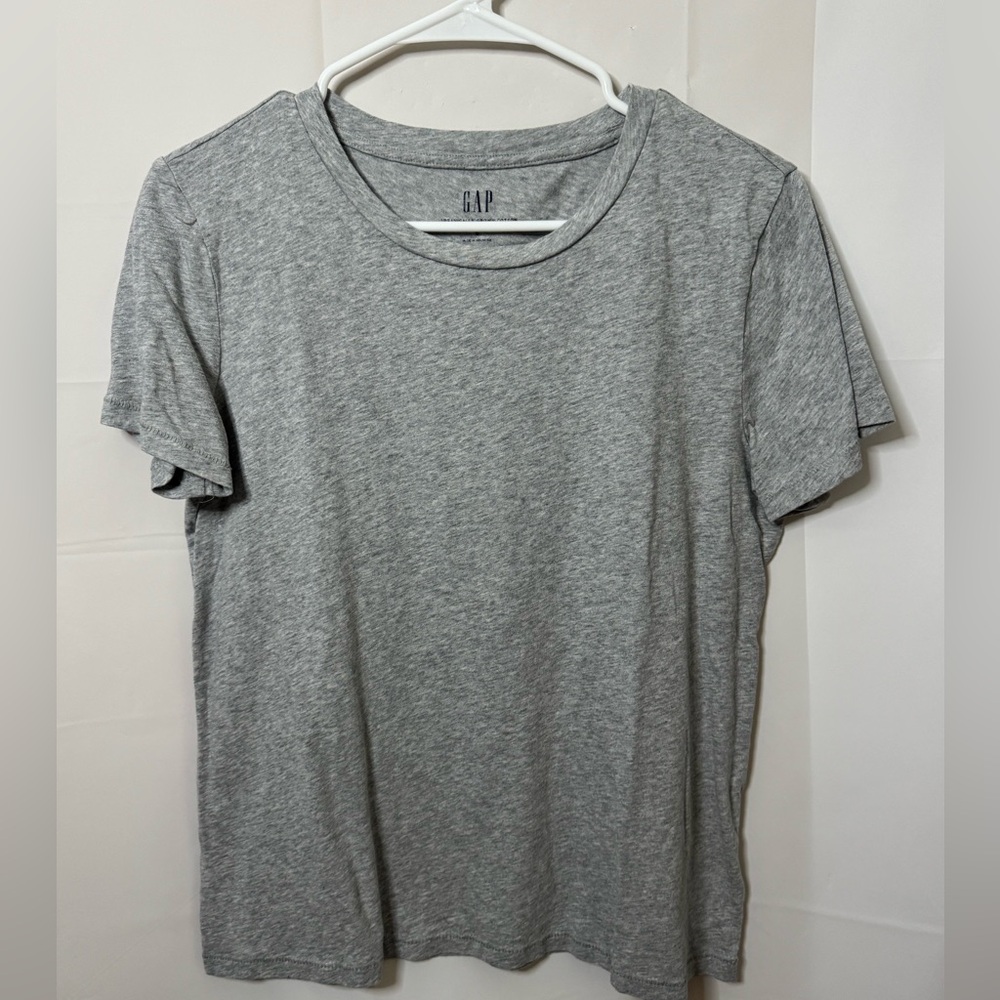GAP Gray Short Sleeved Tee